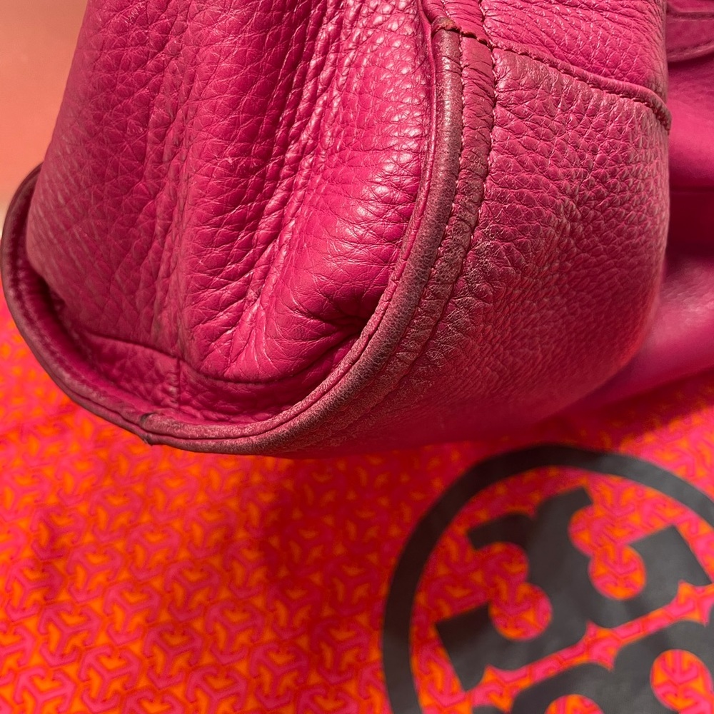 Tory Burch Magenta Bag - Picture 4 of 9